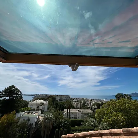 Vue & Balcon Dans Exceptionnelle Belle Epoque La Californie *